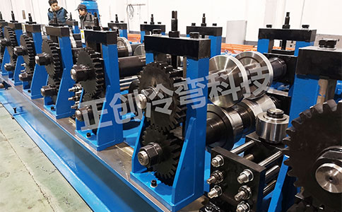 重型車(chē)廂板設(shè)備